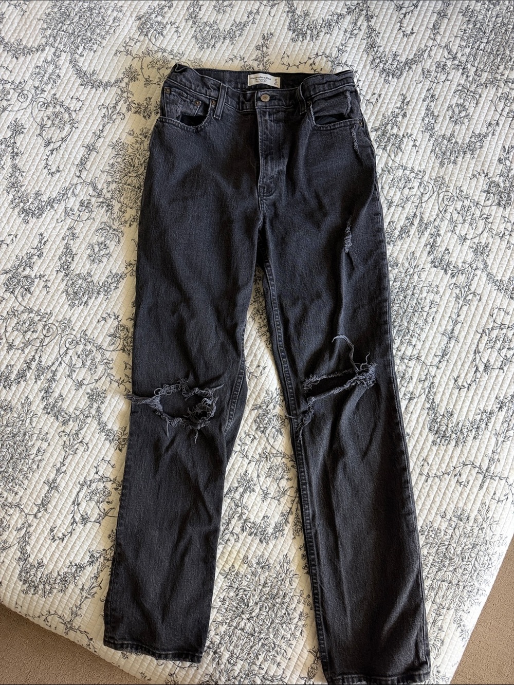 Abercrombie & Fitch Black Straight-Leg Ripped Jeans